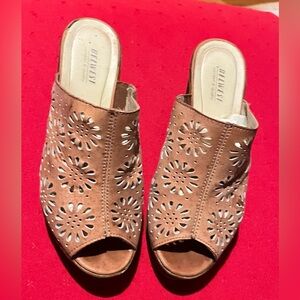 Belwest Women's Brown Floral Cutout Mules